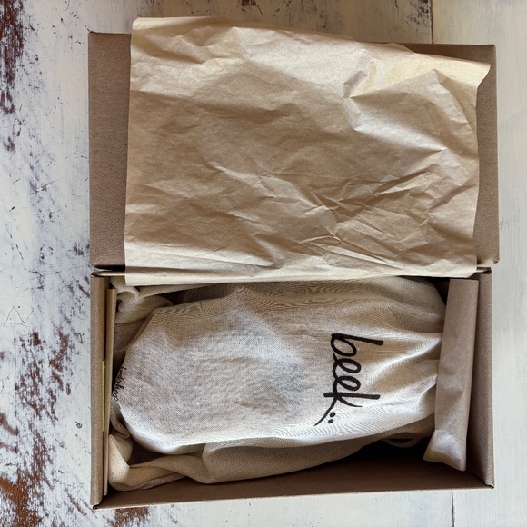 Beek Kea Suede Sandal - New In Box size 10 - Picture 4 of 6